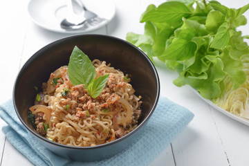 Instant noodle with spicy minced pork salad, minced pork mash wi