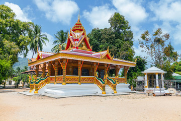 Obraz premium Buddhist temple on the island of Koh Samui in Thailand