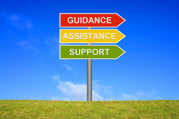 Schild Wegweiser zeigt Guidance Assistance Support