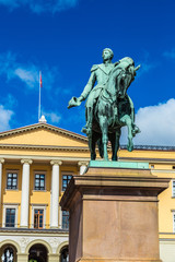 Obraz premium Statue king Carl Johan XIV in Oslo
