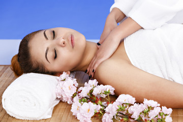 Obraz na płótnie Canvas Woman having massage of body in the spa salon. Beauty treatment