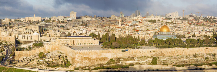 Fototapeta premium Jerozolima - Panorama z Góry Oliwnej do starego miasta