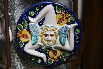 Trinakria aus Majolika Keramik in Taormina, Sizilien, Italien
