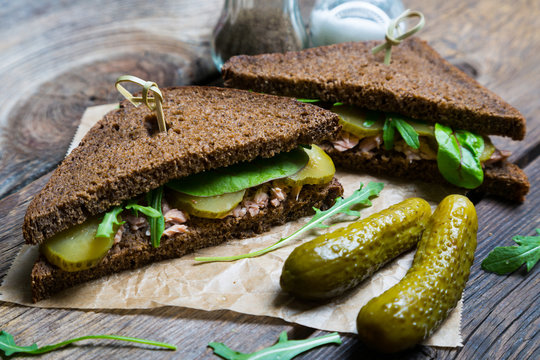 Sandwich With Tuna And Pickles