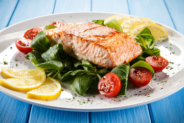 Grilled salmon and vegetables 