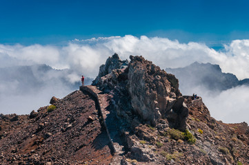 Telefonat über den Wolken auf dem Roque de Los Muchachos; La Palma; Kanaren; Spanien