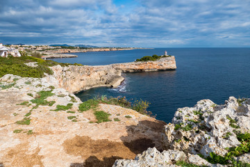 Blick auf die Landzungen von Porto Cristo, Mallorca