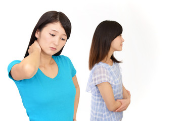 喧嘩する女性