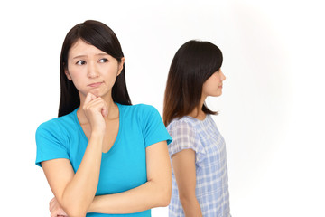 仲の悪い二人の女性