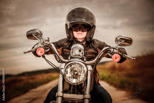 мотоцикл шлем асфальт загрузить