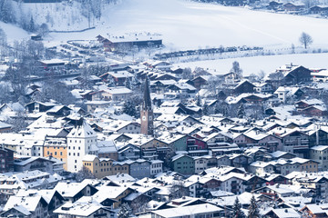 Fototapeta na wymiar City of Kitzbühel in winter