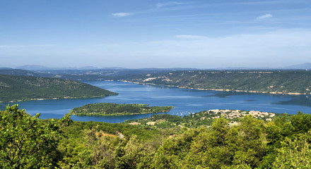Fototapeta na wymiar Lake of Sainte-Croix (France)