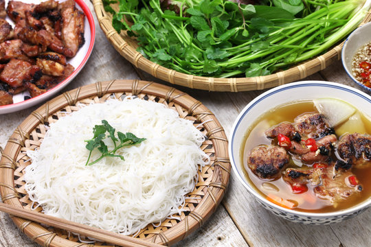 bun cha, grilled pork rice noodles and herbs, vietnamese cuisine

