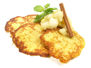 Kartoffelpuffer mit Apfelkompott