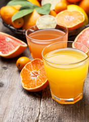 Citrus juices and fresh citrus fruit
