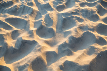 Sandstrand in Vietnam mit Brandung