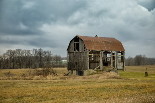 Abandoned barn in Canada
