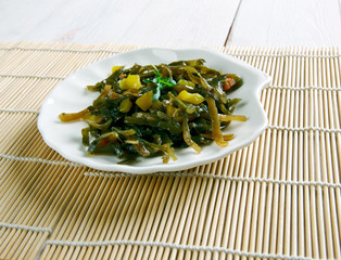 salad seaweed and capers