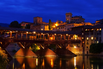 Bassano del Grappa Ponte Vecchio Nacht - Bassano del Grappa Ponte Vecchio night - obrazy, fototapety, plakaty