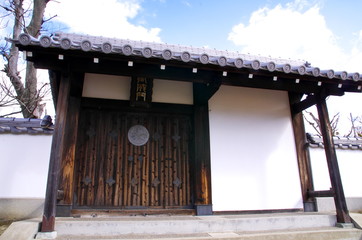 紀州徳川家菩提寺報恩寺の御成門