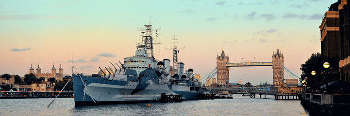 Thames River London © rabbit75_fot