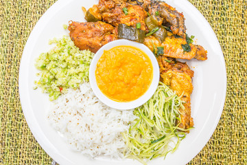 assiette créole, cari volailles, cuisine réunionnaise 