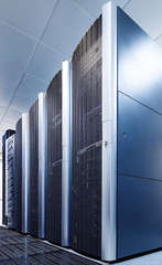 ranks modern supercomputers in computational data center