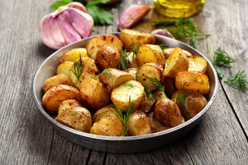 Roasted potato with dill
