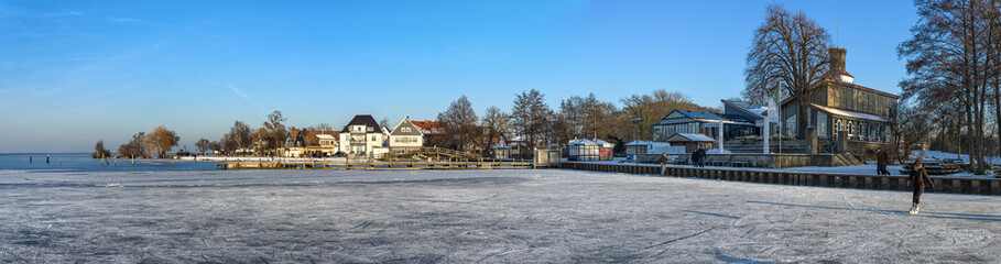 Fototapeta na wymiar Steinhude Promenade Winter Panorama