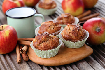 apple muffins