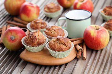 apple muffins