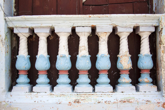Balaustres en blanco y azul
