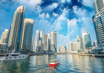 Foto op Canvas Gebouwen en skyline van Dubai Marina in de schemering © jovannig