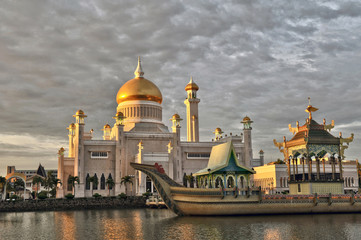 Sultan Omar Ali Saifuddin Mosque, Brunei Darussalam, depicting M - obrazy, fototapety, plakaty