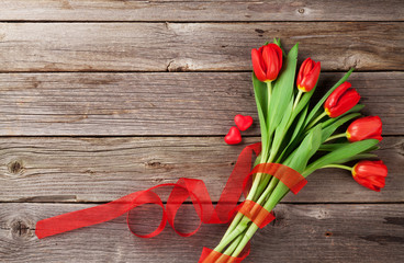 Red tulips and candy hearts