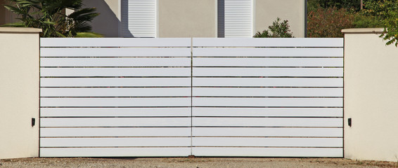 Portail métallique