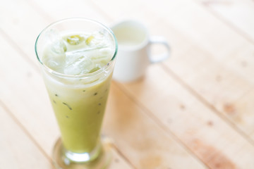 iced matcha latte