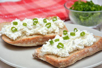 Sandwiches with cottage cheese