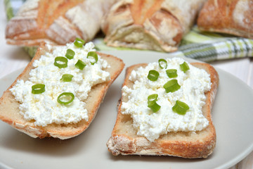 Sandwiches with cottage cheese