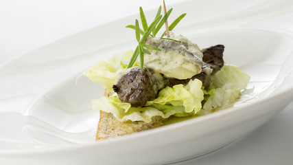 Lammfilet überbacken mit Gorgonzola 