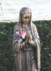 Madonna mit einer Rose