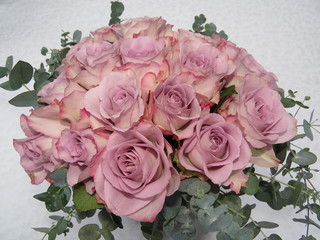 Bouquet of purple roses