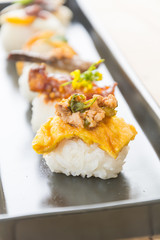 omelet with spicy pork sushi