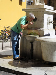 Brunnen Fontana Pupporona