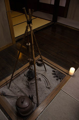 Sala tradicional japonesa preparada para la ceremonia del té