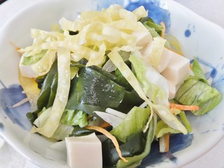 豆腐サラダ