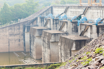 Concrete dam made for water and electric current supply.
