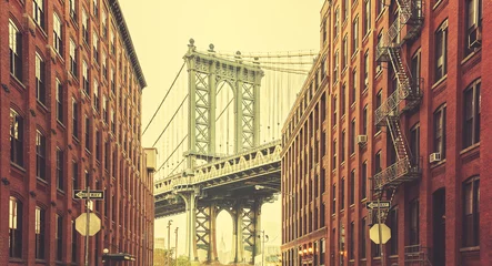 Meubelstickers Retro stylized Manhattan Bridge seen from Dumbo, New York. © MaciejBledowski