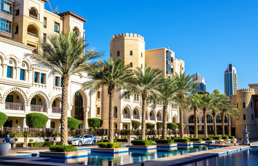 Fototapeta premium Budynki na wyspie Starego Miasta w Dubaju, ZEA