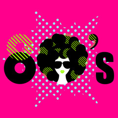 Naklejki  Disco 80s style dance party ulotki szablon wektor. Funky dziewczyna z kręconymi, odważnymi czarnymi włosami i okularami przeciwsłonecznymi na różowym tle. Stylizowany napis tekstowy z lat 80. do projektowania ulotki, banera, reklamy lub produktu.